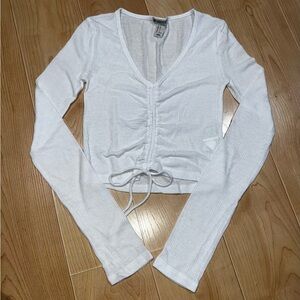 Forever 21 White V-Neck Long Sleeve Crop Top